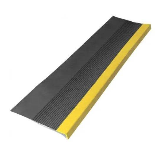 Grada Estriada Negra/Amarilla 1,5 - playplaza.uy